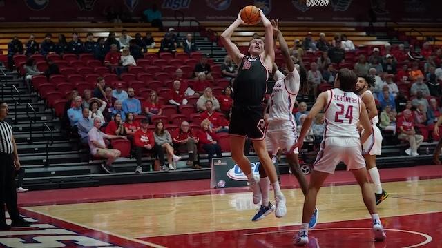 UVA Wise muscles up a rebound for another DII men's basketball win.